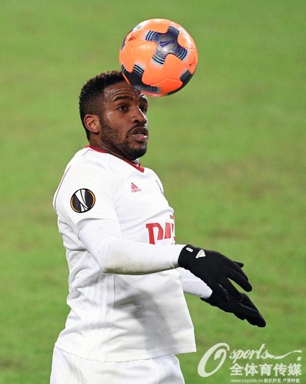  沙尔克04老将宝刀不老，关键头槌破门打破僵局